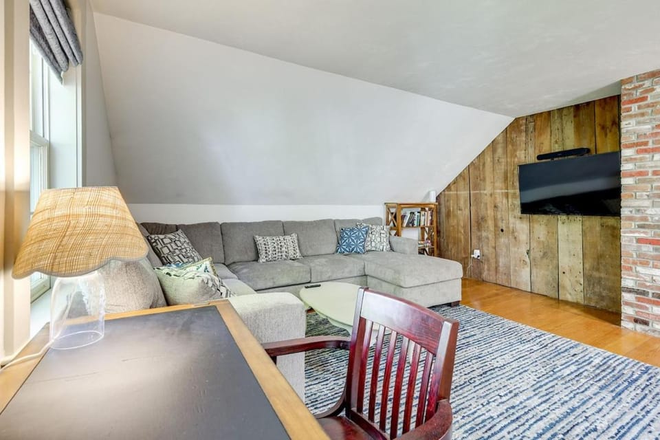 Cape Cod Farmhouse 1800s Charm Country House in Dennis Port