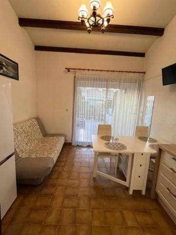 419 VILLA 3 pers Héliovillage Villa in Agde