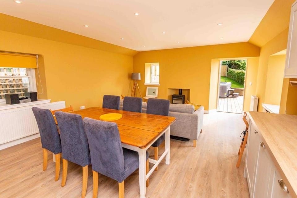 River View Cottage with Hot Tub, nr St Andrews House in Scotland