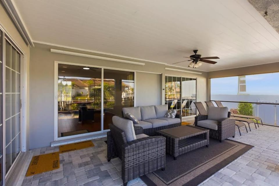 Tailwinds and Tides House in Charlotte Park