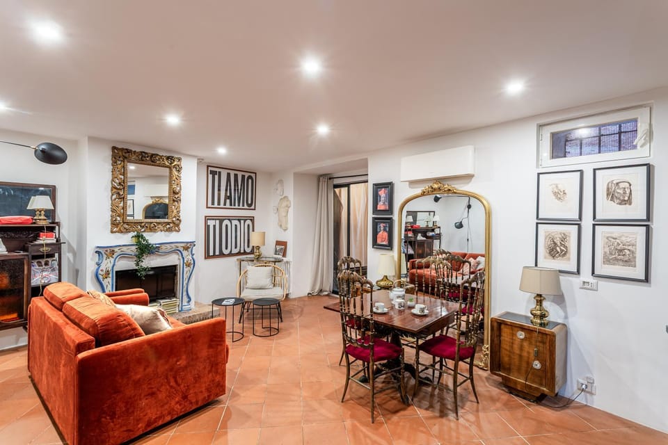 Communal lounge/ TV room, Living room, Seating area, Dining area, Lunch