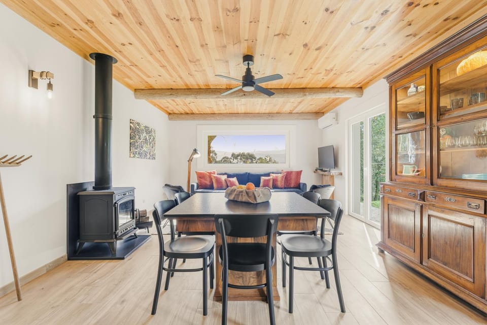 Living room, Dining area, fireplace