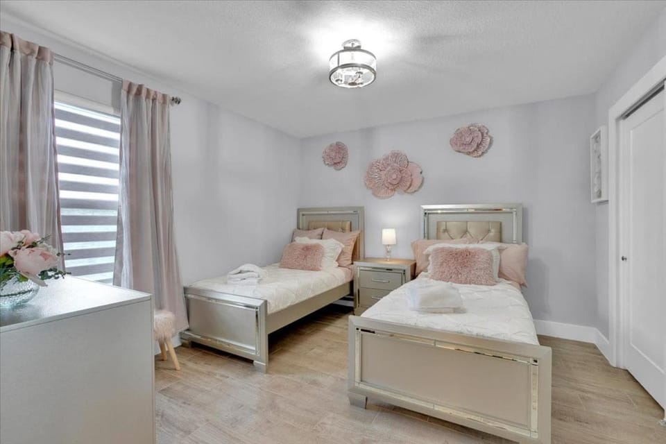 Charming 4 Bdr Villa near Disney House in Kissimmee