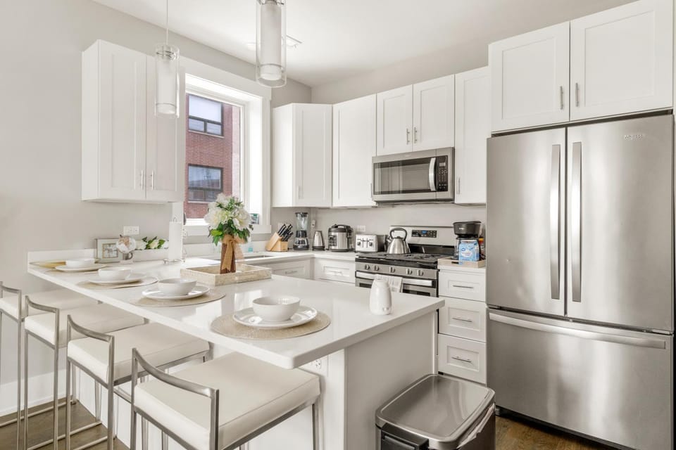 All Season Edifice Chicago Apartment in Chicago
