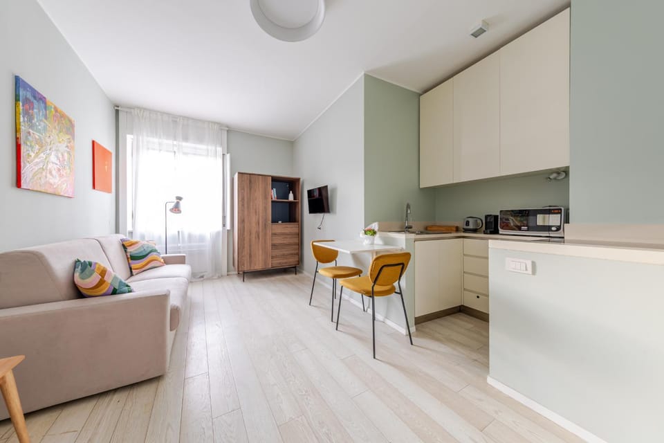 Bed, Kitchen or kitchenette, Dining area