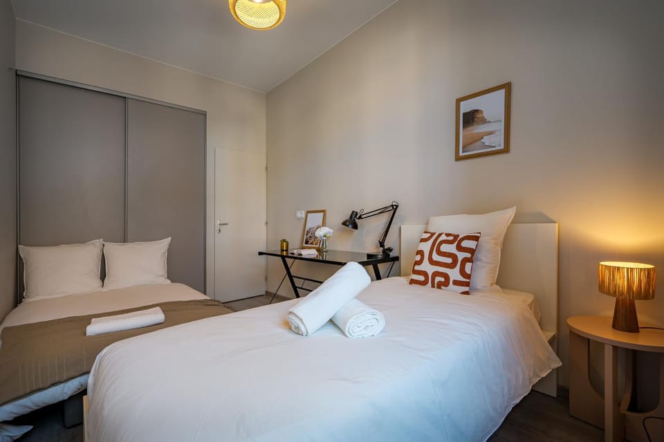 Bed, Bedroom