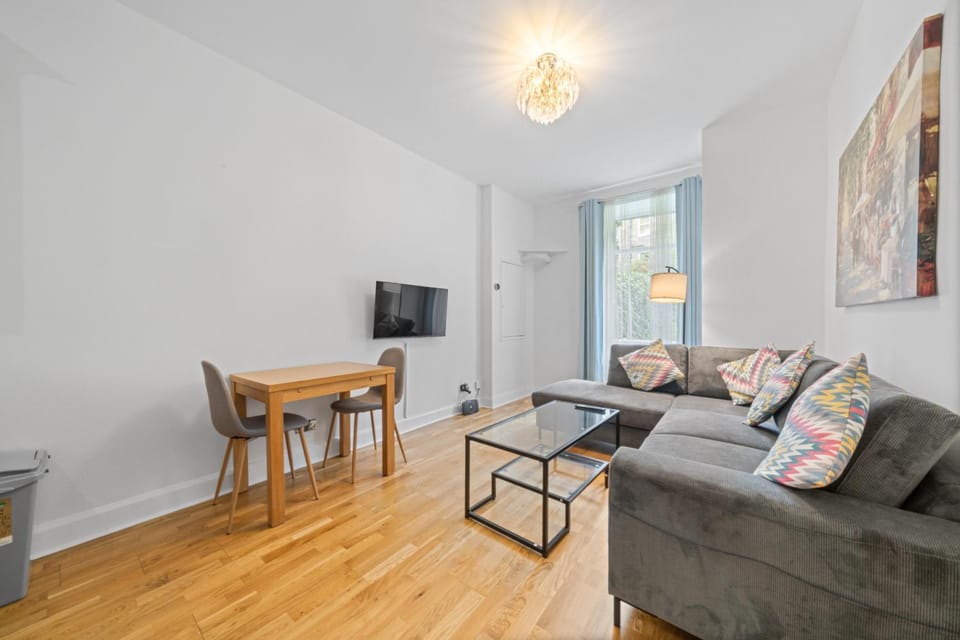 Communal lounge/ TV room, Living room