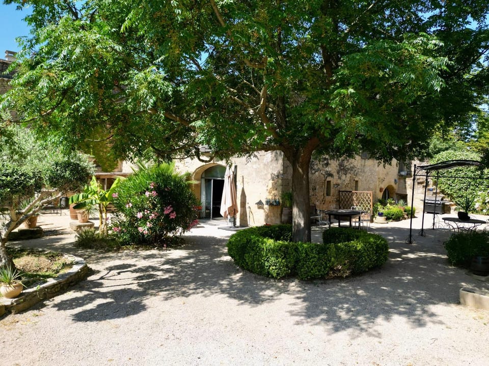 Maison d'hôte Mas de Castille entre Uzès et le pont du Gard Bed and Breakfast in Provence-Alpes-Côte d'Azur