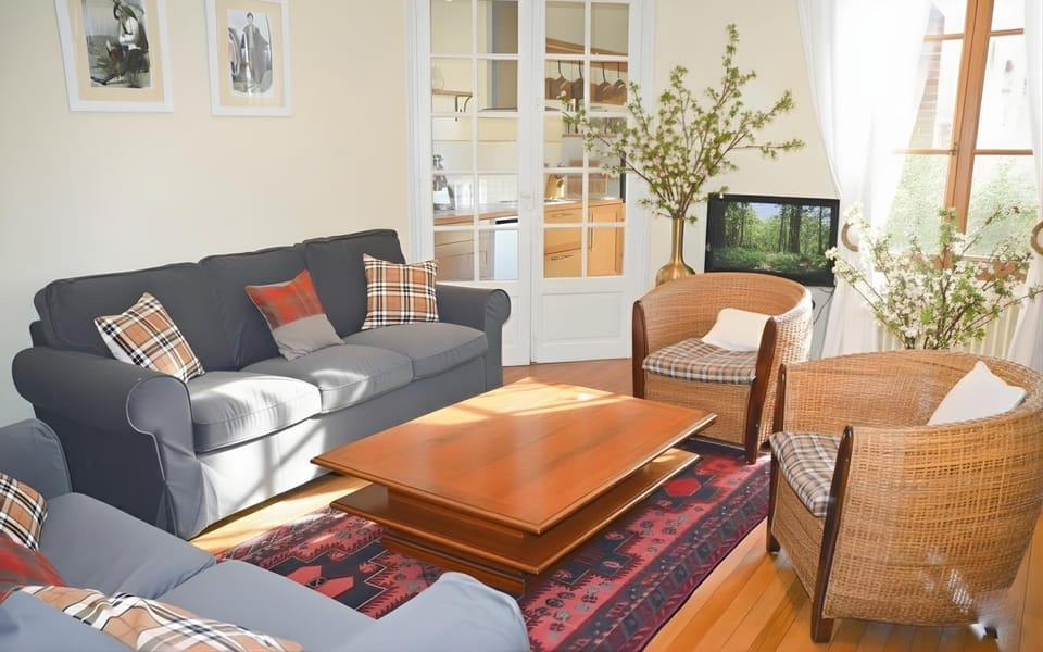 TV and multimedia, Living room, Garden view, internet