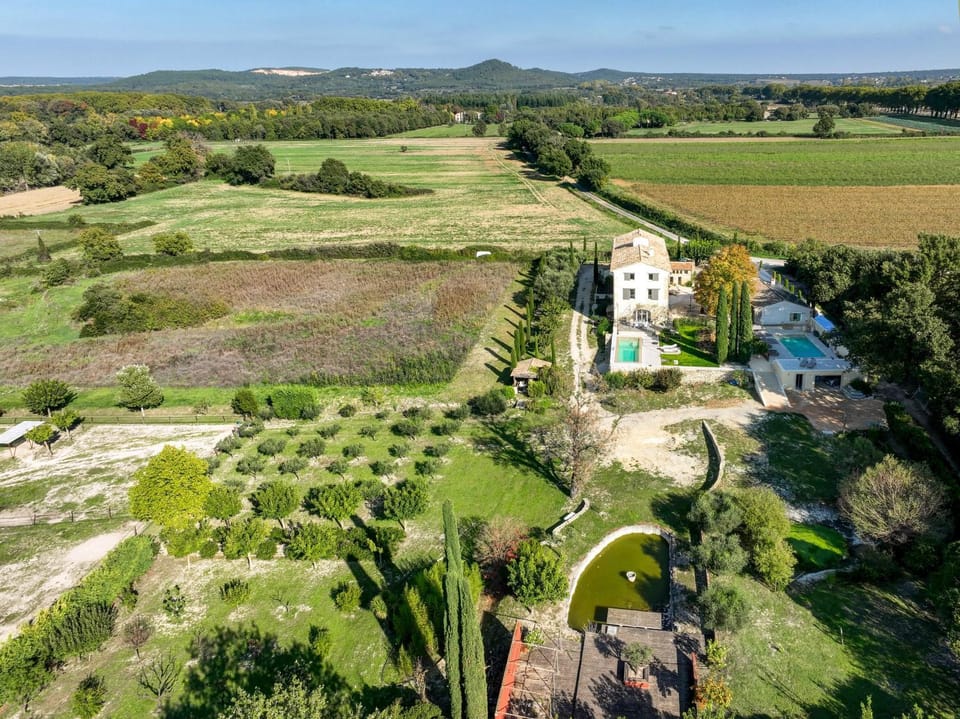 Property building, Bird's eye view, Garden