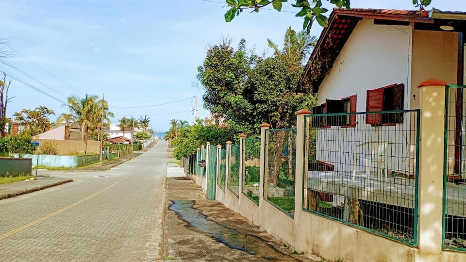 Casa para temporada - Rua Pequim - Praia de Itaguaçu House in São Francisco do Sul