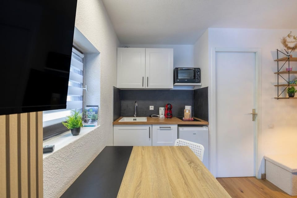 Kitchen or kitchenette, Living room
