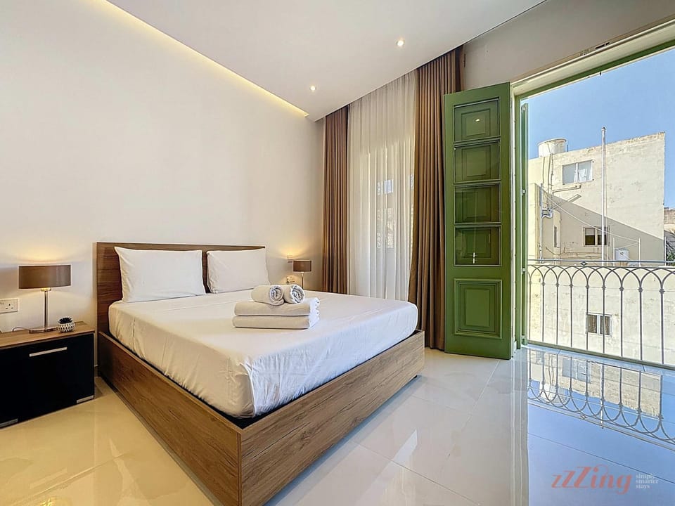 Bed, View (from property/room), Bedroom, towels