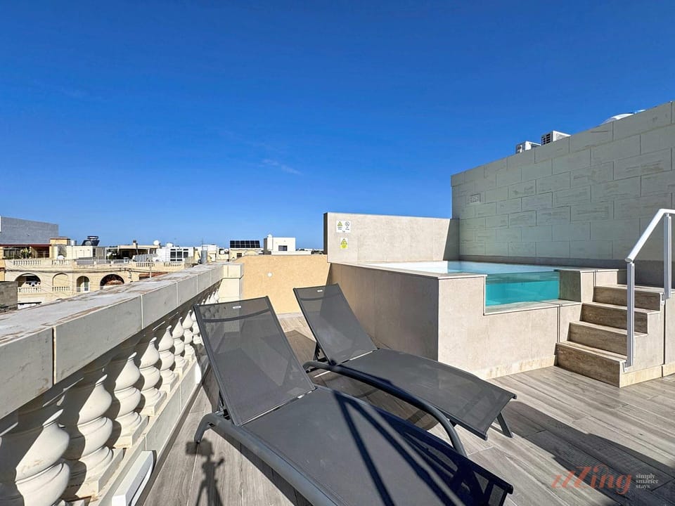 Day, View (from property/room), Balcony/Terrace, Swimming pool, sunbed