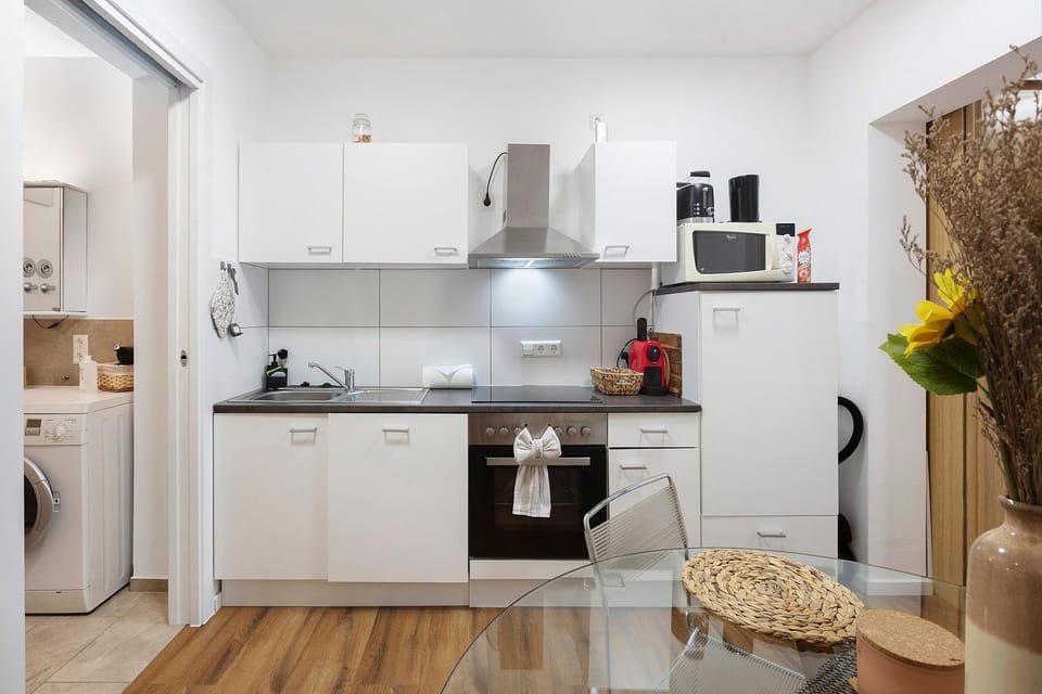 Kitchen or kitchenette, Living room