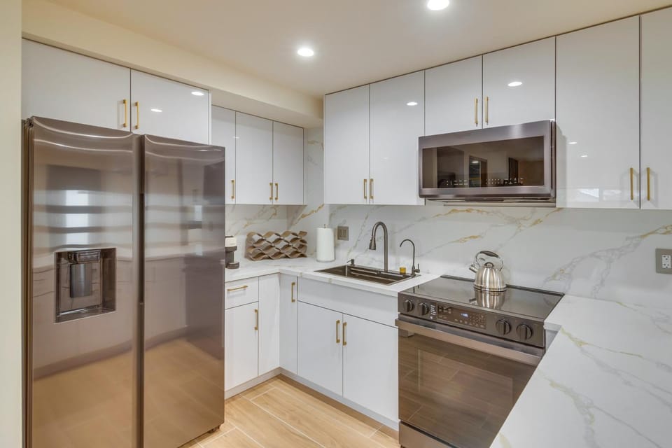 Pool & Patio Access: Relaxing Apt in Granada Hills Apartment in Granada Hills