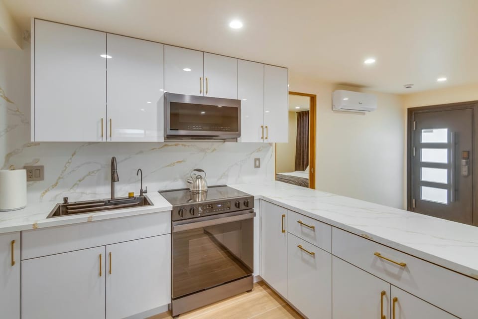 Pool & Patio Access: Relaxing Apt in Granada Hills Apartment in Granada Hills