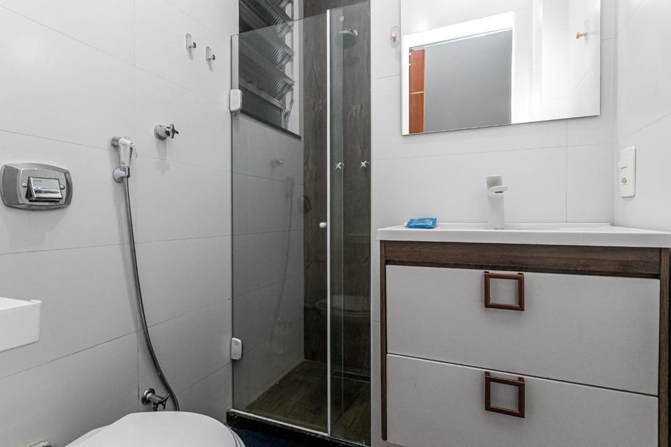 New 1BDR, 2Min from Copacabana Beach | NSC 112/709 Apartment in Rio de Janeiro