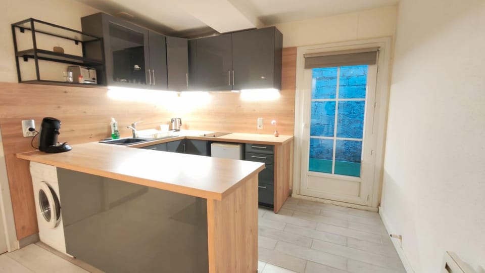 Cosy Camélia - T1 - Hypercentre avec Patio Apartment in Pau