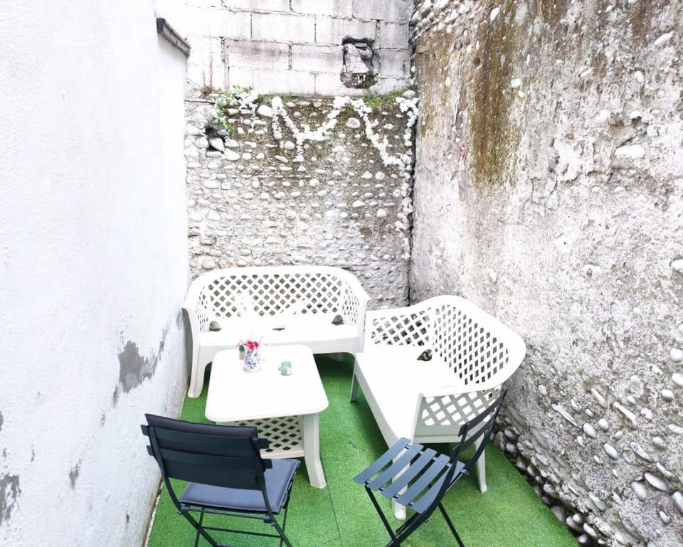 Cosy Camélia - T1 - Hypercentre avec Patio Apartment in Pau