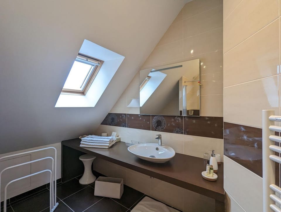 Bathroom, towels