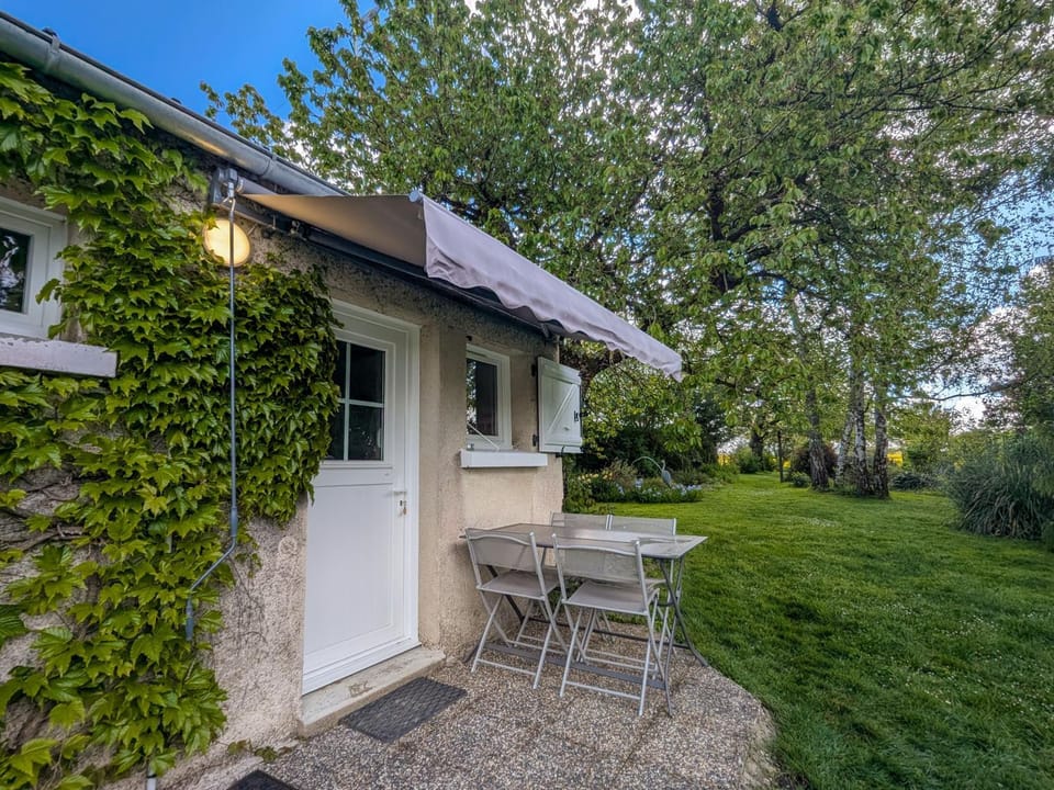 Property building, Patio, Garden