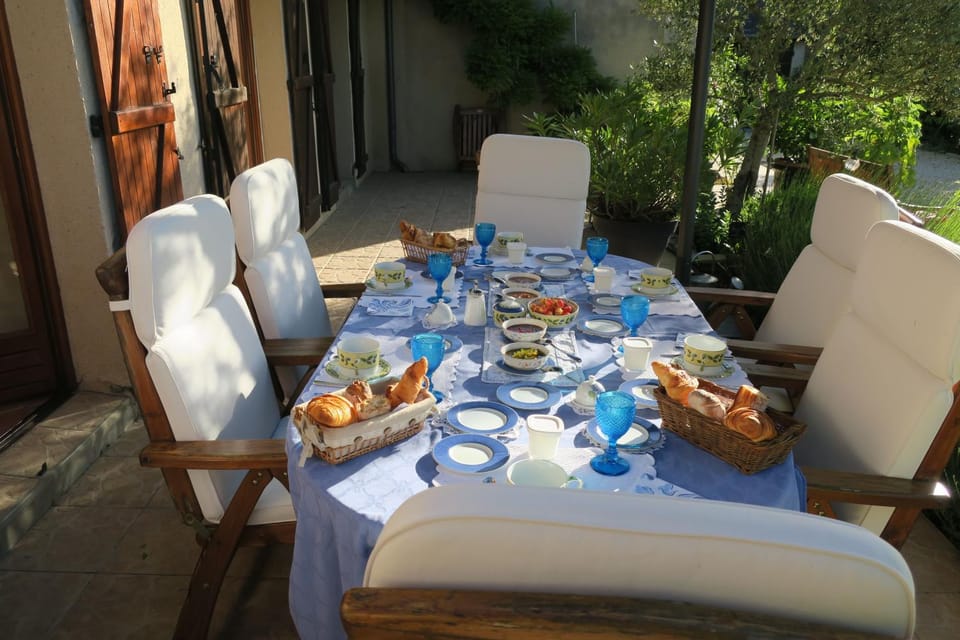Food and drinks, Dining area, Food, Breakfast, Drinks