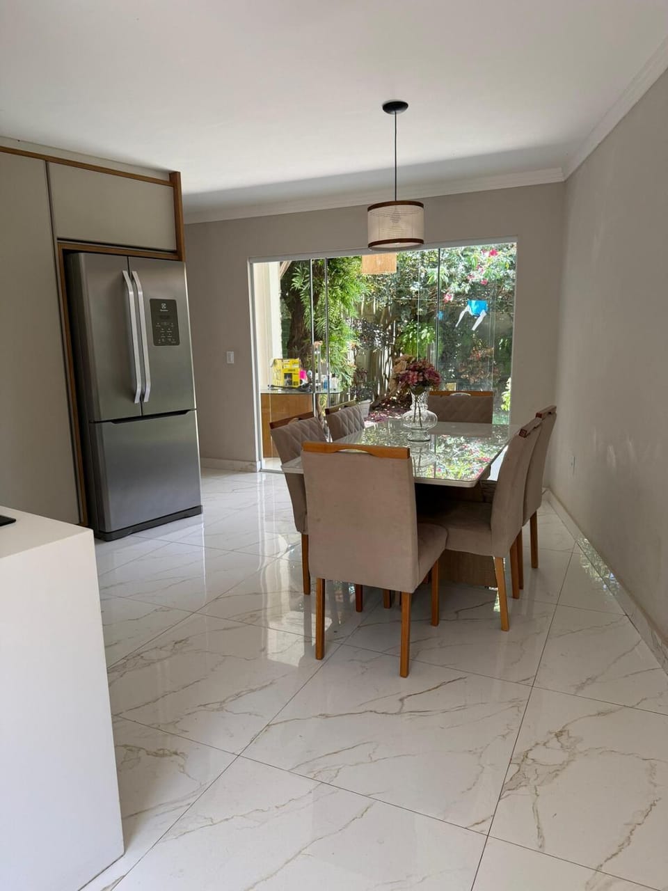 Dining area, oven, pet friendly