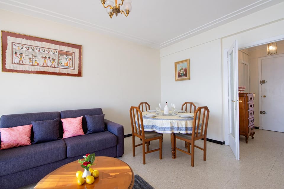 Joli appartement à Menton centre - vue mer Apartment in Menton