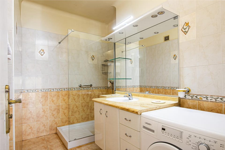 Joli appartement à Menton centre - vue mer Apartment in Menton