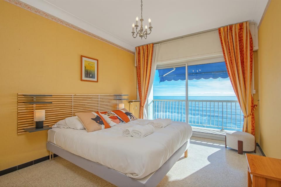 Joli appartement à Menton centre - vue mer Apartment in Menton