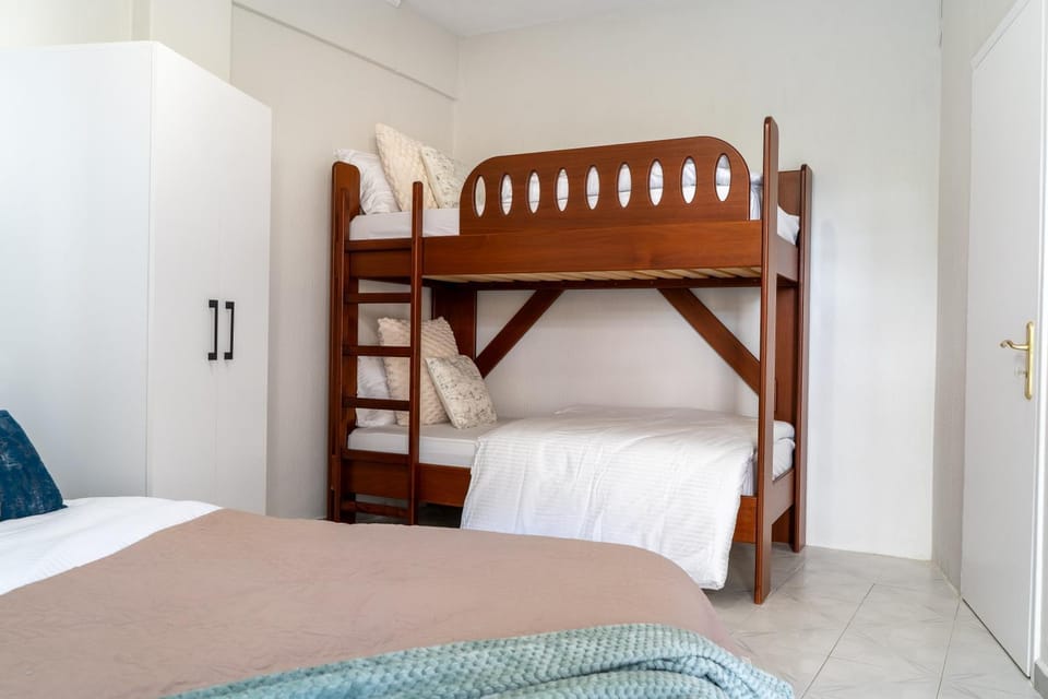 Bed, Photo of the whole room, Bedroom, bunk bed