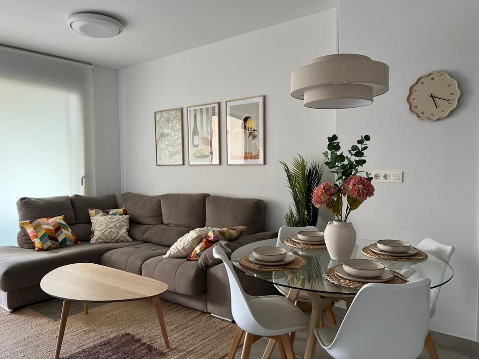 Living room, Dining area