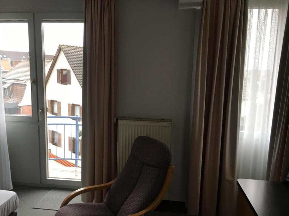 Sindel Living 2 single bett Zimmer in 3 star Hotel Apartment in Baden-Württemberg
