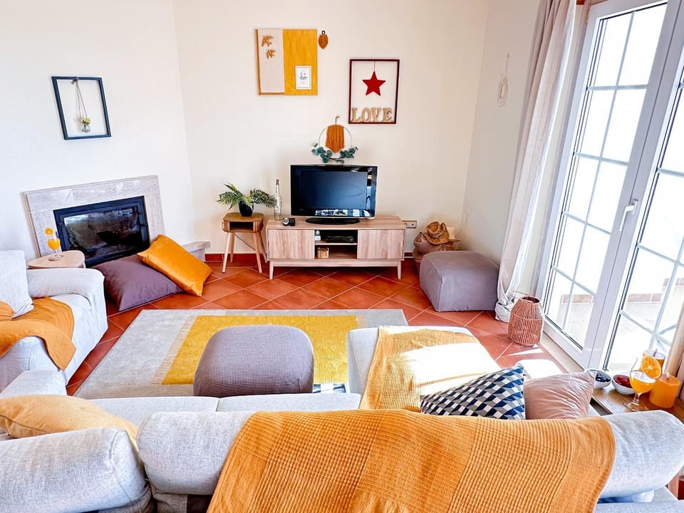 Communal lounge/ TV room, Living room