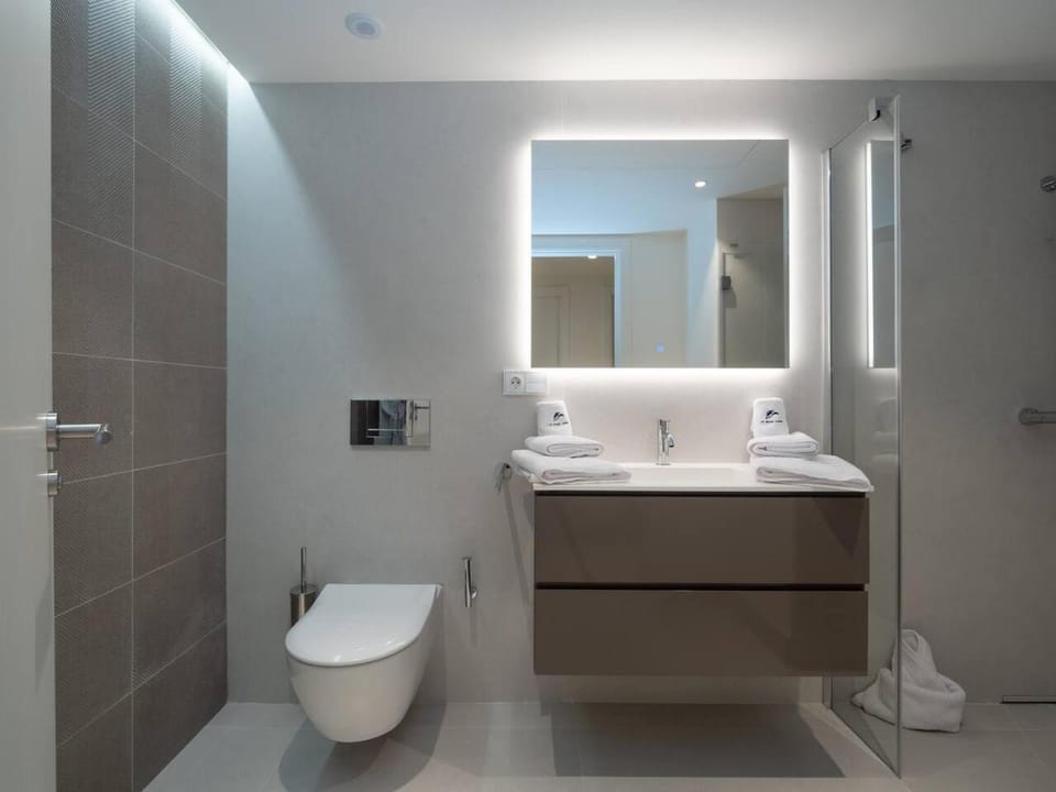 Shower, Bathroom, towels