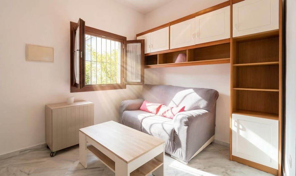 Bed, Living room