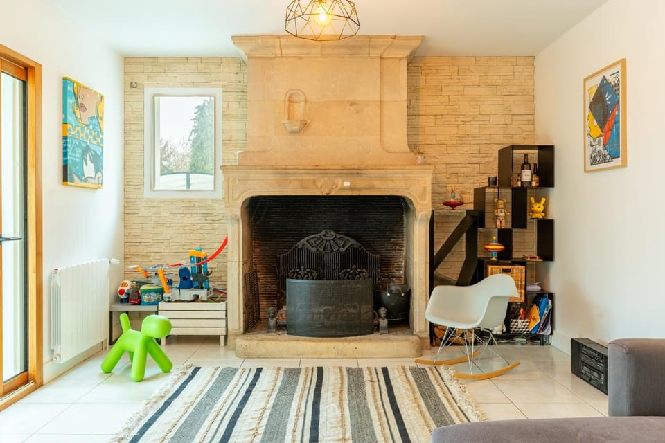 Living room, fireplace