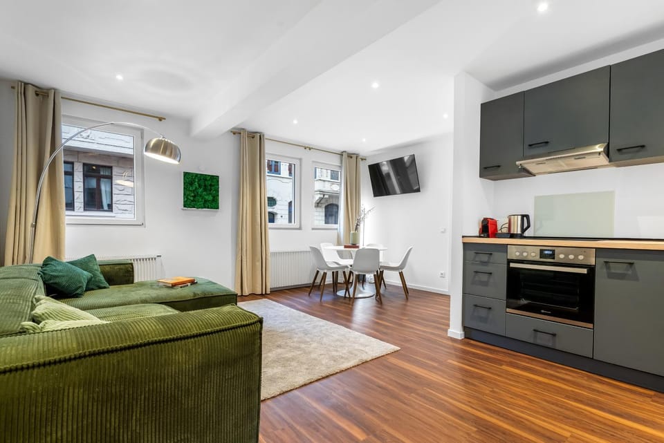 TV and multimedia, Living room, Seating area, kitchen
