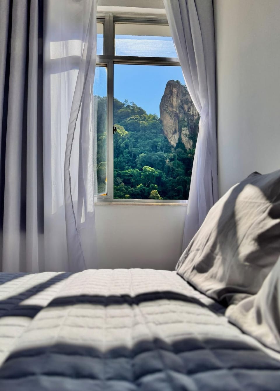 Quarto com Vista Cristo em Copacabana Vacation rental in Rio de Janeiro