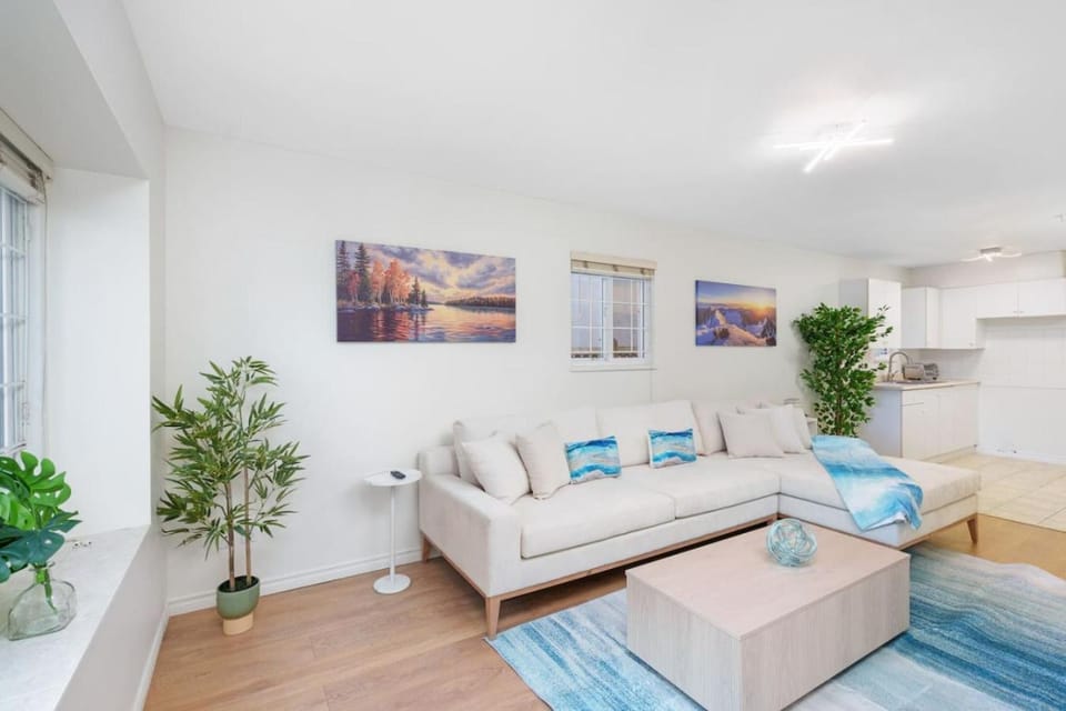 Kitchen or kitchenette, Living room, Seating area