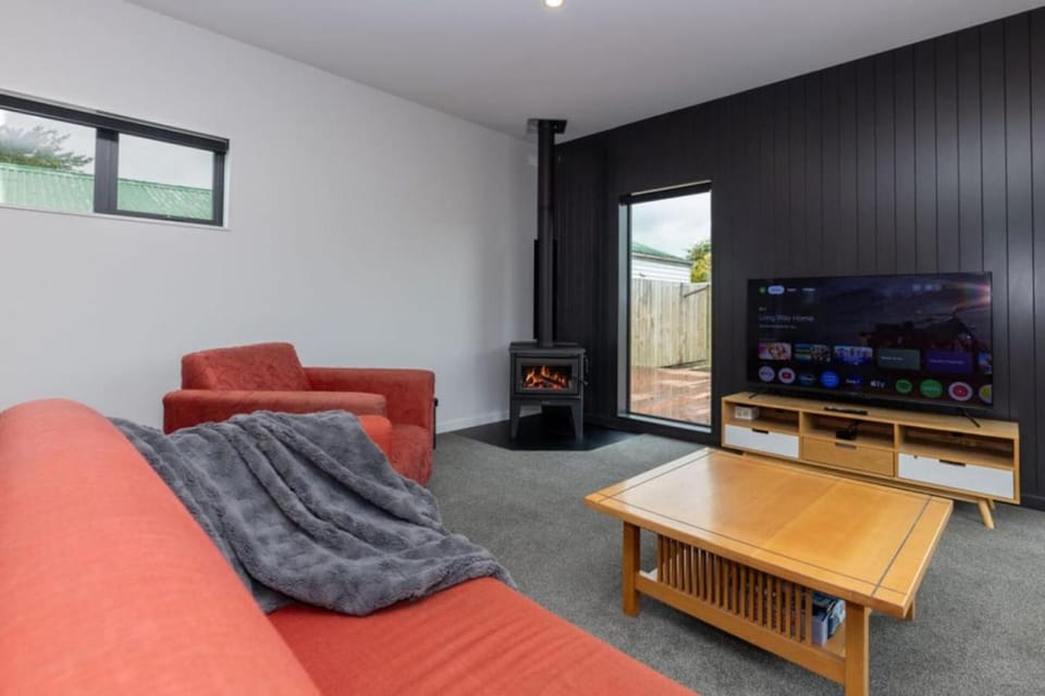 Methven Ski Chalet - Modern Comfort, Mountain Charm House in Canterbury
