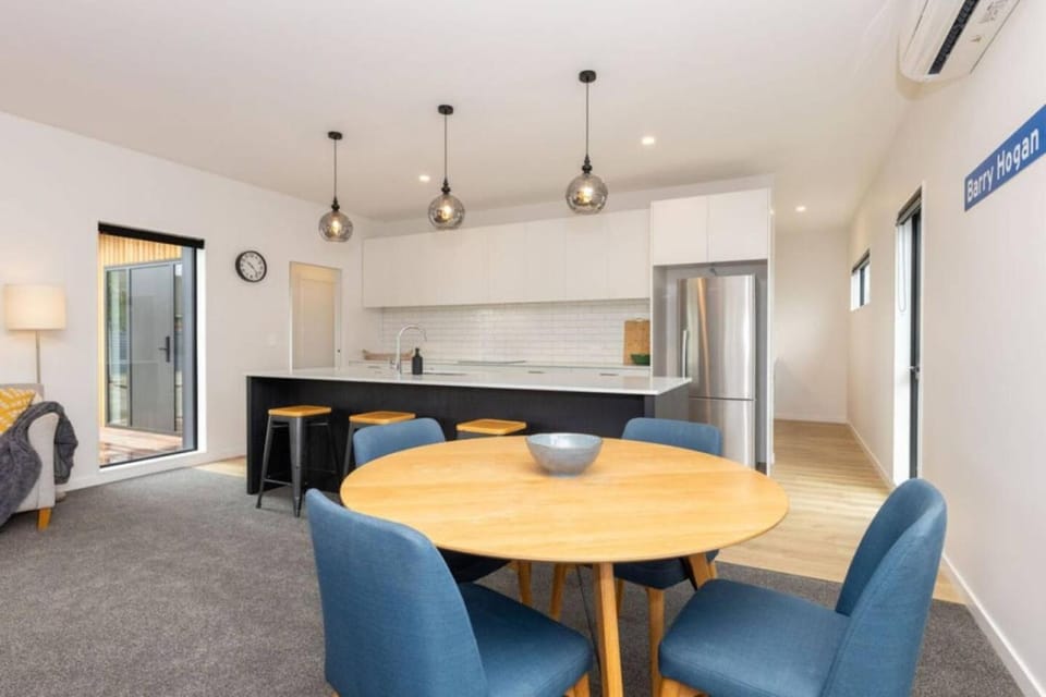 Methven Ski Chalet - Modern Comfort, Mountain Charm House in Canterbury