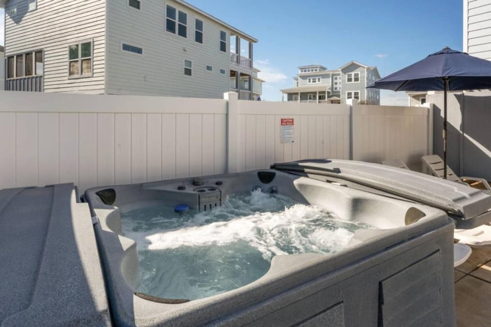 Day, Natural landscape, Hot Tub, Pool view, Swimming pool