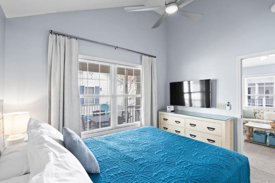 8008 - Ocean Lakes Family Retreat, Beach and Golf Cart House in South Carolina