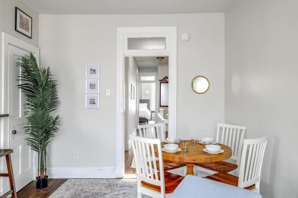 Calvert Cottage 3 - Perfect Location in Adams Morgan and Authentic Charm Apartment in Arlington