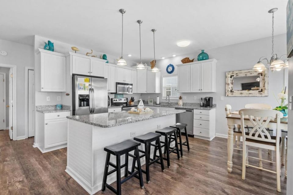 1022 - Ocean Lakes Luxe, 1 Minute Walk to Beach and Fire Table! House in South Carolina