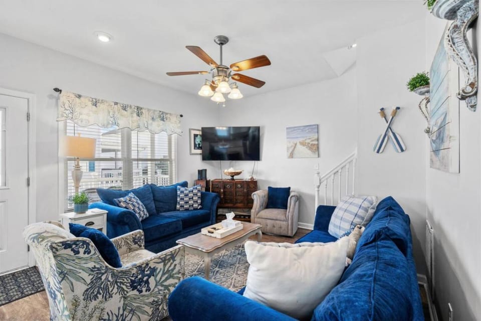 1022 - Ocean Lakes Luxe, 1 Minute Walk to Beach and Fire Table! House in South Carolina