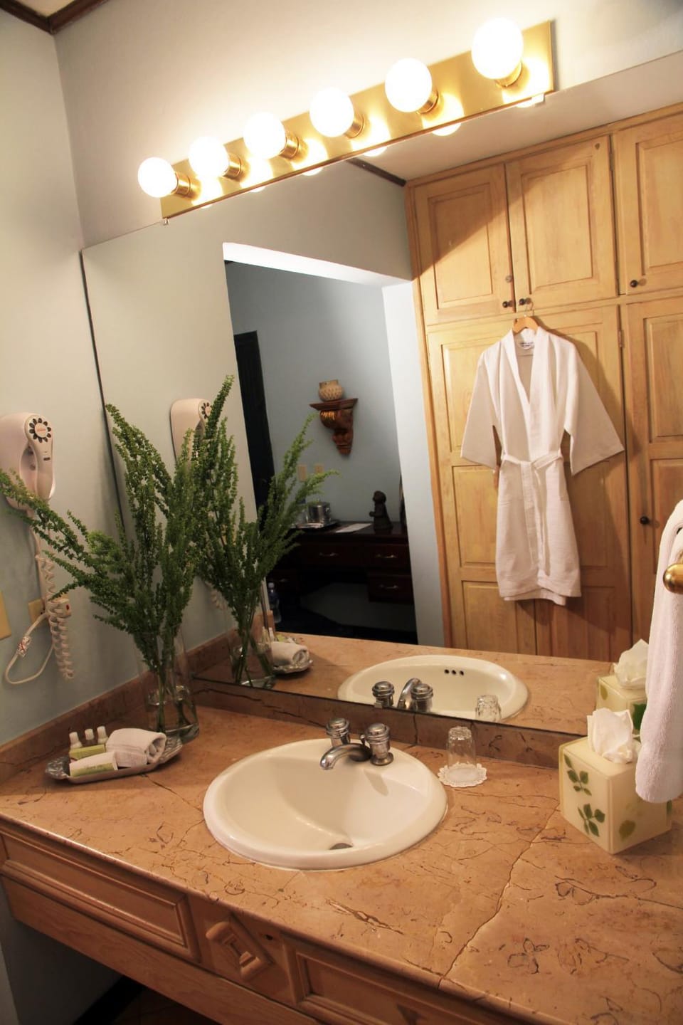 towels, wardrobe