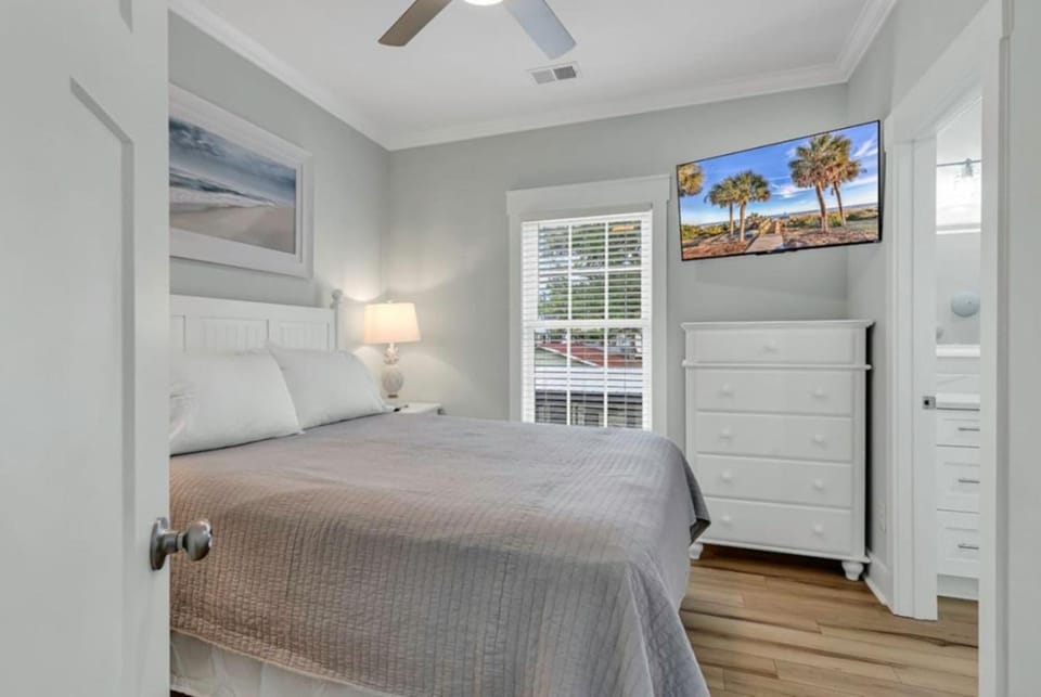 N80 - Ocean Lakes New Build, Steps to Beach and Balcony! House in South Carolina